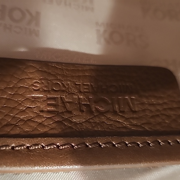 Michael kors purse - Picture 2 of 5